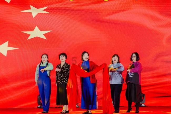 时尚女装设计师